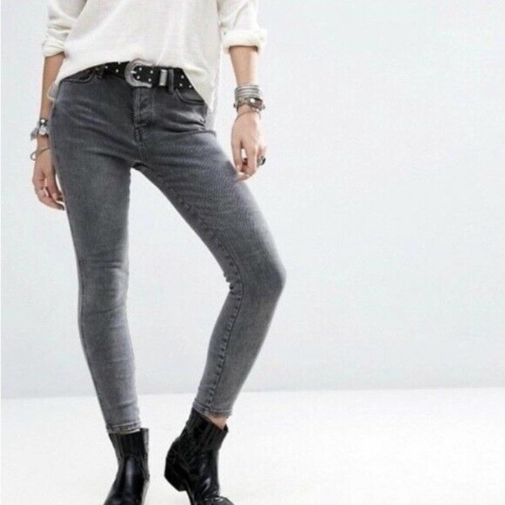 Free People Gray Button Fly Skinny Jeans, size 28